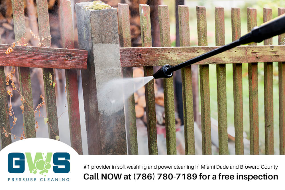 Fence Pressure Cleaning Services in Miami Beach