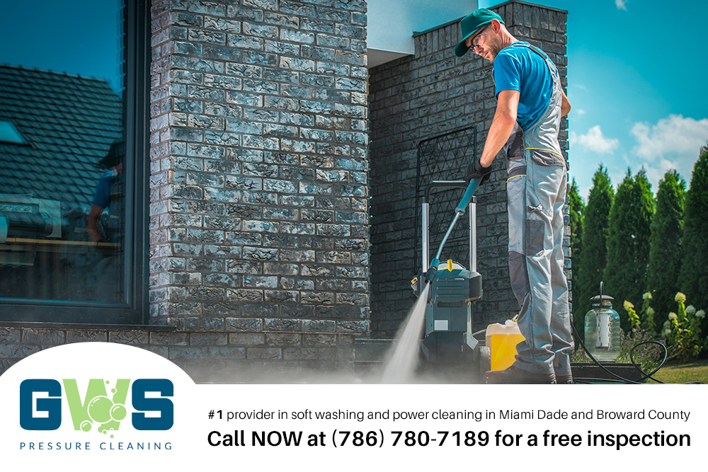 Pressure cleaning services in Hialeah