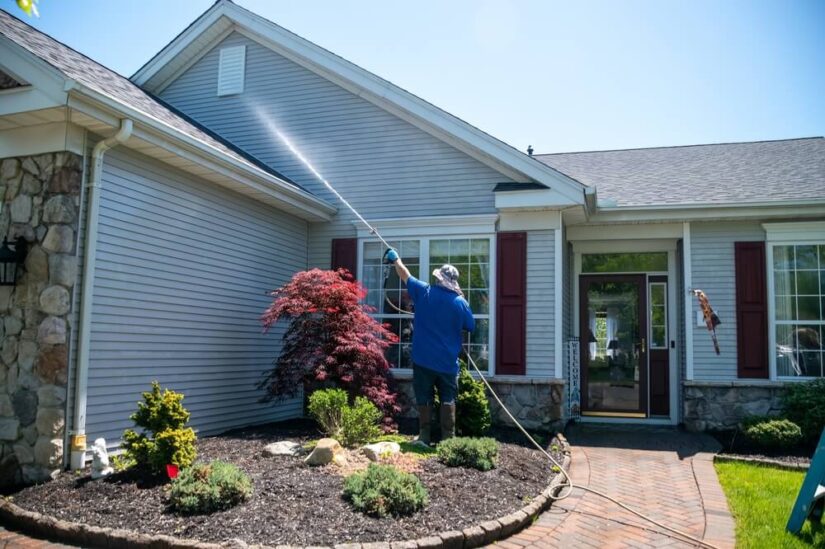 pressure washing homes